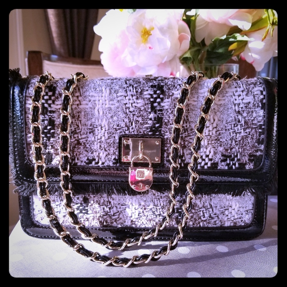 ANNE Klein tweed handbag.